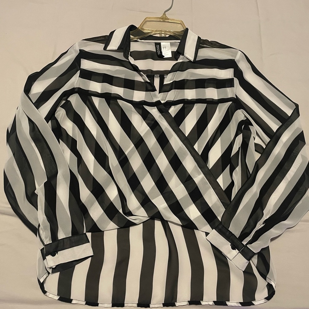 H&M Striped Blouse Twisted Front Size 8 Black & White